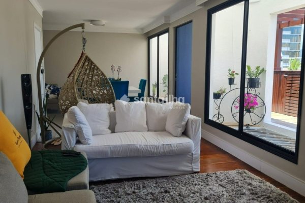 Apartamento à venda com 132m², 4 quartos, 1 suíte, 1 vaga no bairro Estreito em Florianópolis