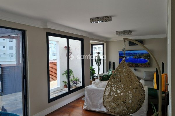 Apartamento à venda com 132m², 4 quartos, 1 suíte, 1 vaga no bairro Estreito em Florianópolis