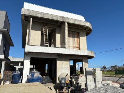 Casa à venda com 209m², 4 quartos, 2 suítes, 2 vagas no bairro Campeche em Florianópolis - Foto 2