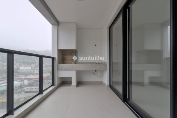 Apartamento à venda com 117m², 3 quartos, 1 suíte, 1 vaga no bairro Centro em Florianópolis