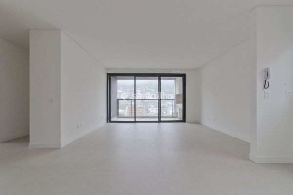 Apartamento à venda com 117m², 3 quartos, 1 suíte, 1 vaga no bairro Centro em Florianópolis