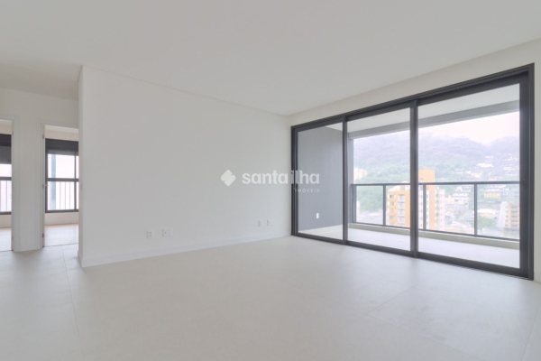 Apartamento à venda com 117m², 3 quartos, 1 suíte, 1 vaga no bairro Centro em Florianópolis