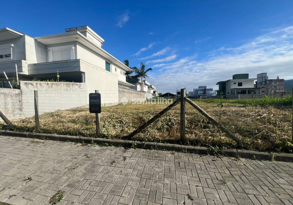 Terreno à venda com 360m² no bairro Carianos em Florianópolis - Foto 1
