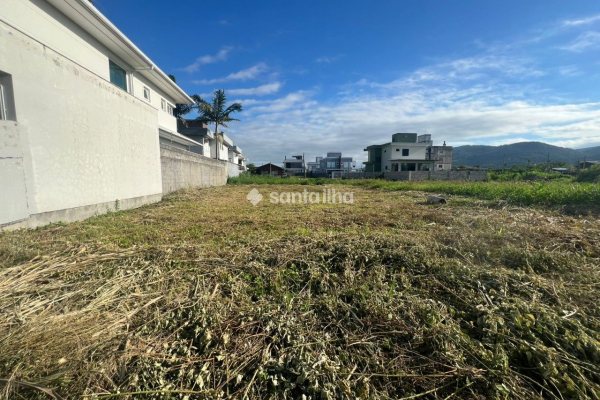 Terreno à venda com 360m² no bairro Carianos em Florianópolis