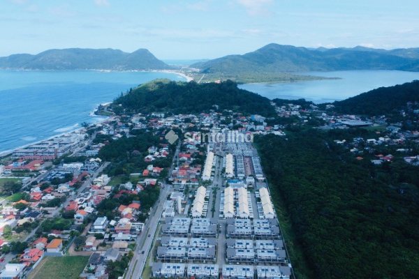 Casa à venda com 117m², 3 quartos, 2 vagas no bairro Morro das Pedras em Florianópolis