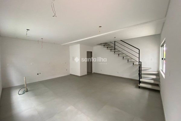 Casa à venda com 85m², 2 quartos, 2 suítes, 1 vaga no bairro Rio Tavares em Florianópolis