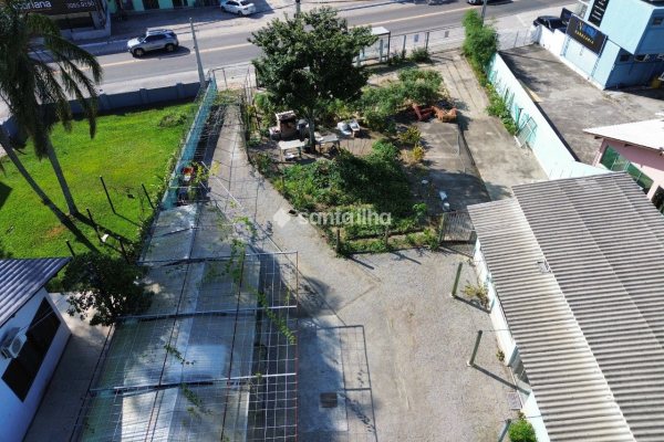 Terreno à venda com 1.105m² no bairro Campeche em Florianópolis