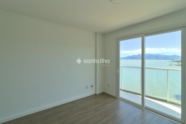 Cobertura à venda com 192m², 4 quartos, 4 suítes, 3 vagas no bairro Coqueiros em Florianópolis