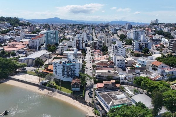 Cobertura à venda com 192m², 4 quartos, 4 suítes, 3 vagas no bairro Coqueiros em Florianópolis