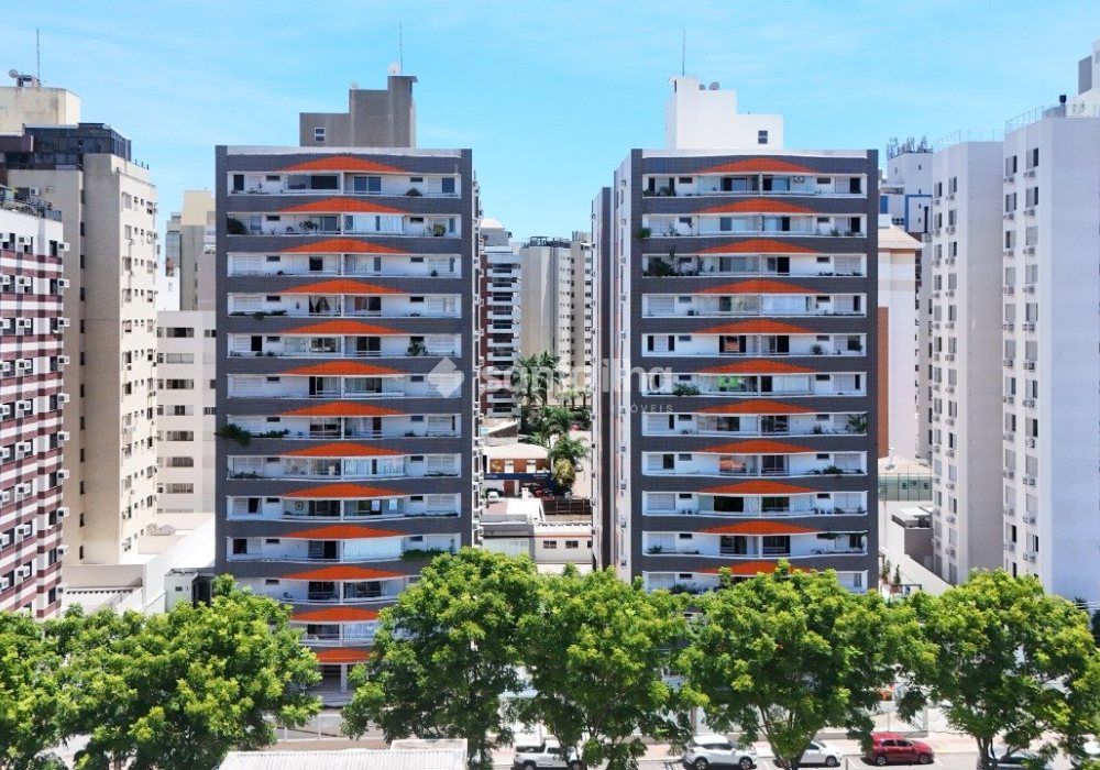 Apartamento à venda com 113m², 3 quartos, 1 suíte, 2 vagas no bairro Centro em Florianópolis - Foto 1