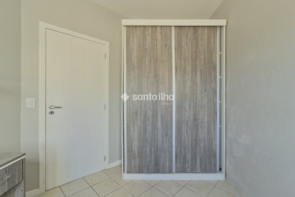 Casa à venda com 200m², 4 quartos, 1 suíte, 2 vagas no bairro Agronômica em Florianópolis
