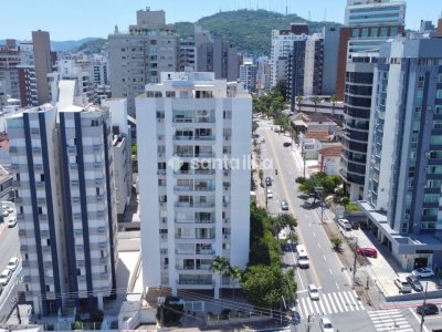 Apartamento à venda com 93m², 2 quartos, 1 suíte, 1 vaga no bairro Centro em Florianópolis - Foto 4