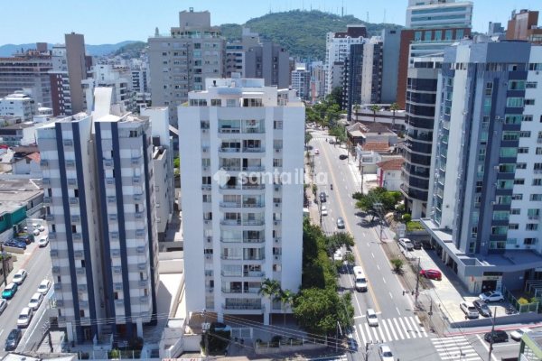 Apartamento à venda com 93m², 2 quartos, 1 suíte, 1 vaga no bairro Centro em Florianópolis