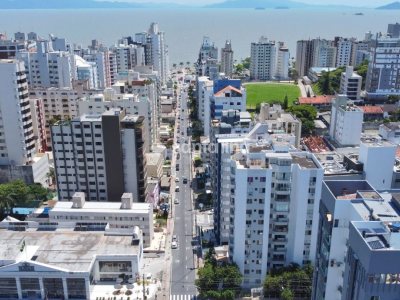 Apartamento à venda com 93m², 2 quartos, 1 suíte, 1 vaga no bairro Centro em Florianópolis - Foto 7