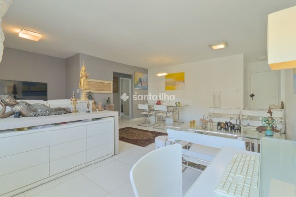 Apartamento à venda com 93m², 2 quartos, 1 suíte, 1 vaga no bairro Centro em Florianópolis