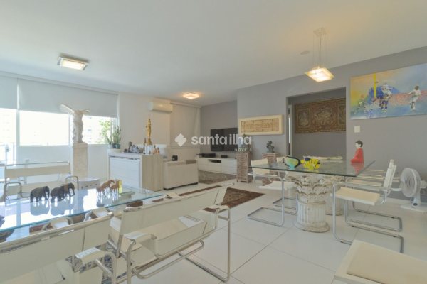 Apartamento à venda com 93m², 2 quartos, 1 suíte, 1 vaga no bairro Centro em Florianópolis