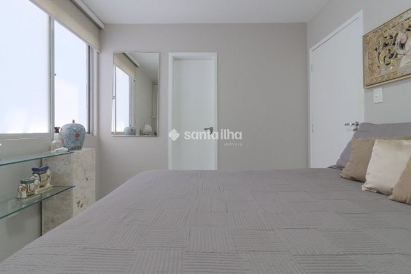 Apartamento à venda com 93m², 2 quartos, 1 suíte, 1 vaga no bairro Centro em Florianópolis