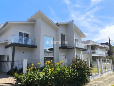 Casa à venda com 233m², 4 quartos, 2 suítes, 2 vagas no bairro Ribeirão da Ilha em Florianópolis - Foto 3