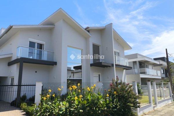 Casa à venda com 233m², 4 quartos, 2 suítes, 2 vagas no bairro Ribeirão da Ilha em Florianópolis
