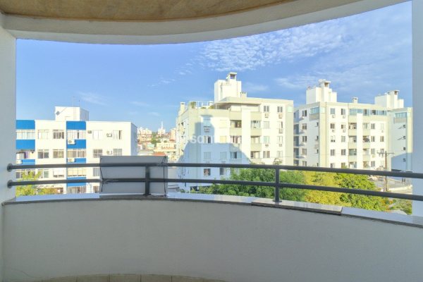 Apartamento à venda com 109m², 3 quartos, 1 suíte, 1 vaga no bairro Capoeiras em Florianópolis