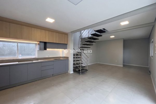 Casa para alugar com 187m², 3 quartos, 1 suíte, 2 vagas no bairro Campeche em Florianópolis