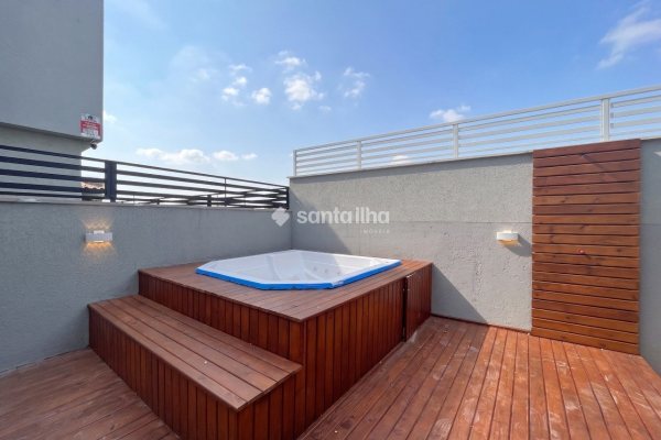 Casa para alugar com 187m², 3 quartos, 1 suíte, 2 vagas no bairro Campeche em Florianópolis