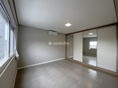 Casa para alugar com 187m², 3 quartos, 1 suíte, 2 vagas no bairro Campeche em Florianópolis - Foto 9