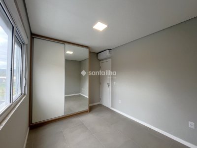 Casa para alugar com 187m², 3 quartos, 1 suíte, 2 vagas no bairro Campeche em Florianópolis - Foto 14
