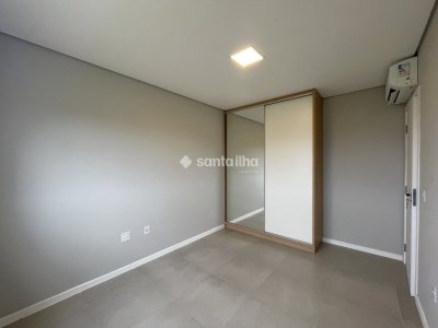 Casa para alugar com 187m², 3 quartos, 1 suíte, 2 vagas no bairro Campeche em Florianópolis - Foto 12