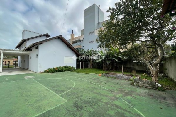 Casa à venda com 151m², 3 quartos, 1 suíte, 4 vagas no bairro Ribeirão da Ilha em Florianópolis