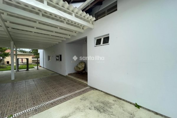 Casa à venda com 151m², 3 quartos, 1 suíte, 4 vagas no bairro Ribeirão da Ilha em Florianópolis