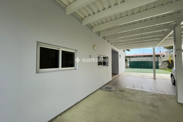 Casa à venda com 151m², 3 quartos, 1 suíte, 4 vagas no bairro Ribeirão da Ilha em Florianópolis