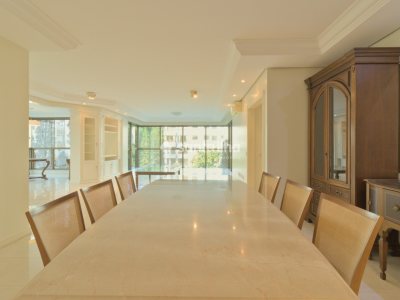 Apartamento à venda com 229m², 3 quartos, 3 suítes, 3 vagas no bairro Centro em Florianópolis - Foto 15