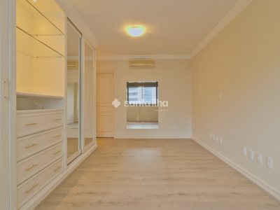 Apartamento à venda com 229m², 3 quartos, 3 suítes, 3 vagas no bairro Centro em Florianópolis - Foto 23