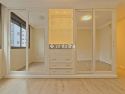 Apartamento à venda com 229m², 3 quartos, 3 suítes, 3 vagas no bairro Centro em Florianópolis - Foto 26
