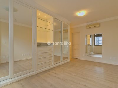 Apartamento à venda com 229m², 3 quartos, 3 suítes, 3 vagas no bairro Centro em Florianópolis - Foto 27