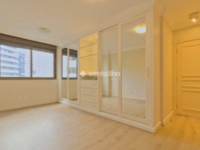 Apartamento à venda com 229m², 3 quartos, 3 suítes, 3 vagas no bairro Centro em Florianópolis - Foto 28