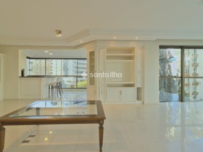 Apartamento à venda com 229m², 3 quartos, 3 suítes, 3 vagas no bairro Centro em Florianópolis - Foto 14