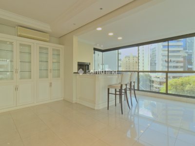 Apartamento à venda com 229m², 3 quartos, 3 suítes, 3 vagas no bairro Centro em Florianópolis - Foto 6