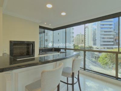 Apartamento à venda com 229m², 3 quartos, 3 suítes, 3 vagas no bairro Centro em Florianópolis - Foto 3