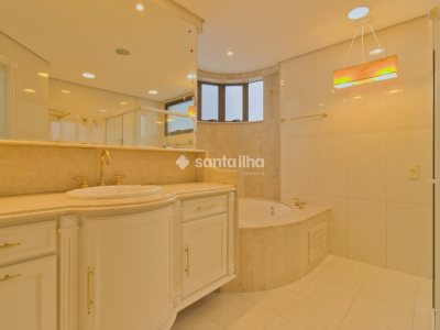 Apartamento à venda com 229m², 3 quartos, 3 suítes, 3 vagas no bairro Centro em Florianópolis - Foto 42