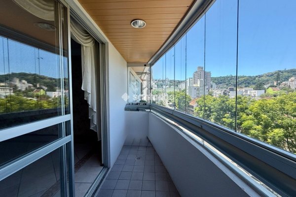 Apartamento à venda com 113m², 3 quartos, 1 suíte, 2 vagas no bairro Centro em Florianópolis