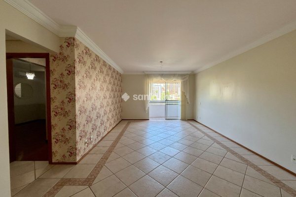 Apartamento à venda com 113m², 3 quartos, 1 suíte, 2 vagas no bairro Centro em Florianópolis