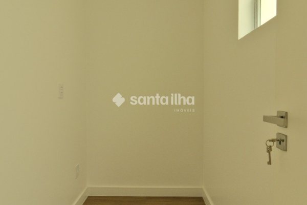 Cobertura à venda com 224m², 4 quartos, 4 suítes, 2 vagas no bairro Cachoeira do Bom Jesus em Florianópolis
