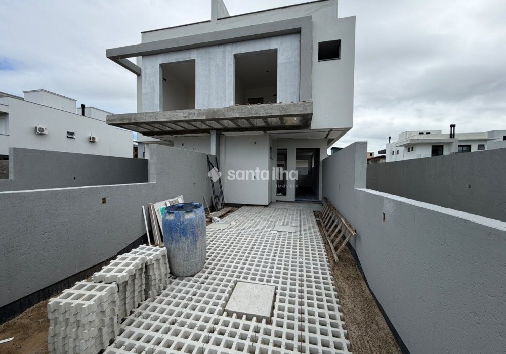 Casa à venda com 135m², 2 quartos, 2 suítes, 2 vagas no bairro Campeche em Florianópolis - Foto 1