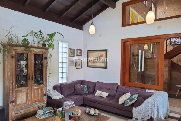 Casa à venda com 263m², 3 quartos, 1 suíte, 4 vagas no bairro Lagoa da Conceição em Florianópolis