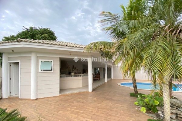Casa à venda com 217m², 3 quartos, 1 suíte, 2 vagas no bairro Morro das Pedras em Florianópolis