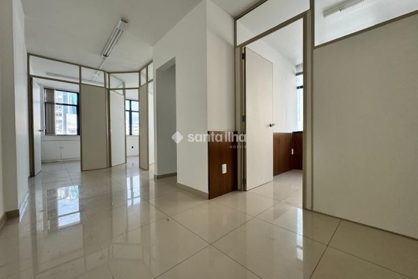 Sala/Conjunto à venda com 59m², 1 vaga no bairro Centro em Florianópolis