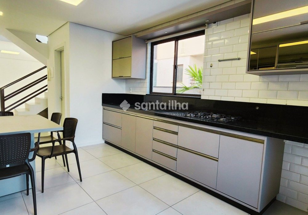 Casa à venda com 118m², 3 quartos, 1 suíte, 2 vagas no bairro Campeche em Florianópolis - Foto 1