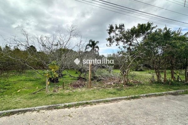 Terreno à venda com 400m² no bairro Açores em Florianópolis